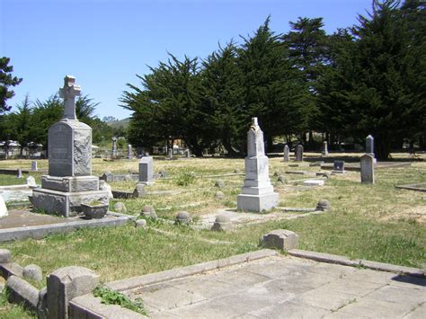 half moon bay cemetery